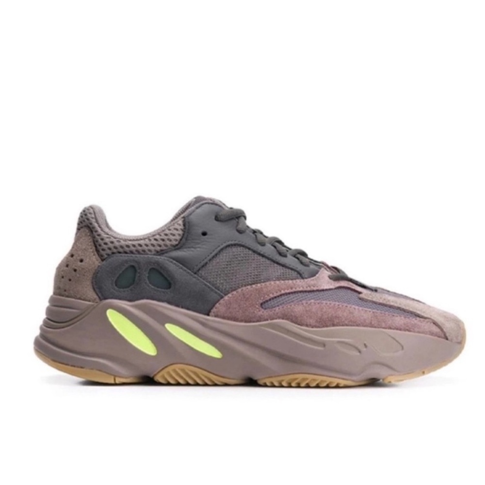 YEEZY 700 Wave Runners Mauve Size 9 Mens
